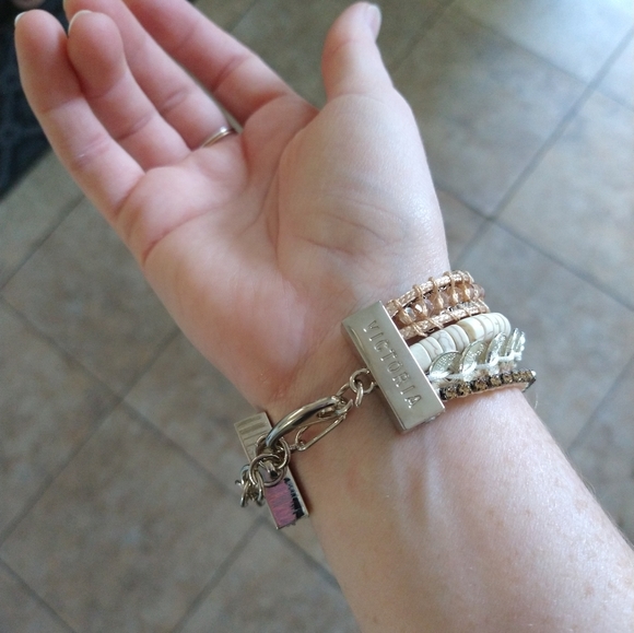 Victoria Emerson x Darylann Denner mini boho bracelet - Picture 2 of 4